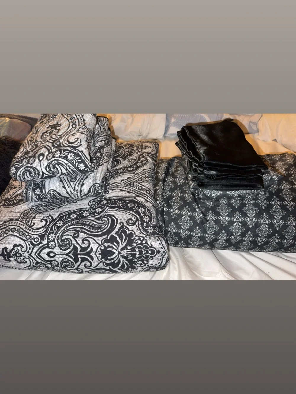 King Size Black and White Paisley & Damask Bedding Set